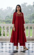 Marron Chinon Beats Embroidery Kurti Set