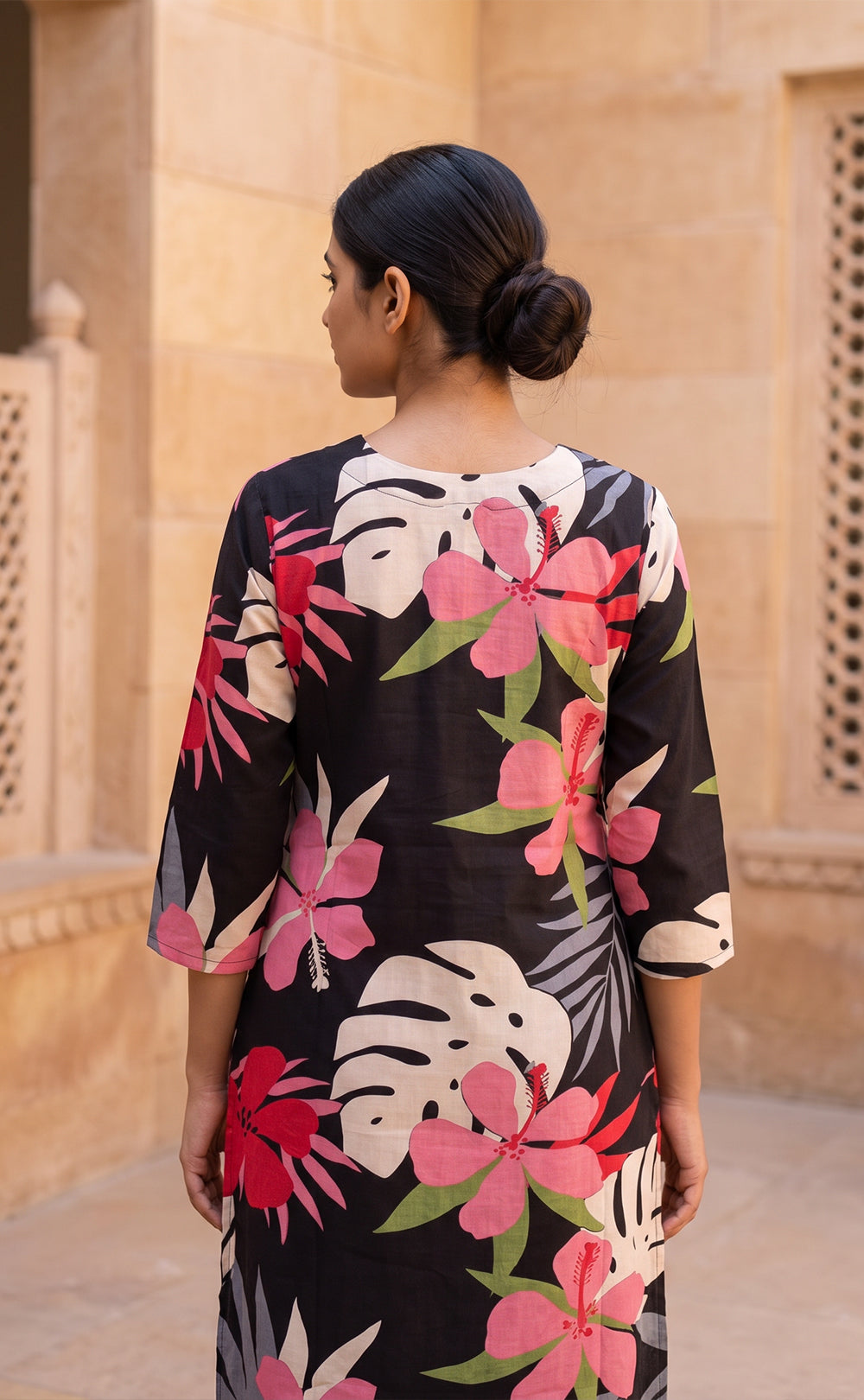 Black Cotton Floral Leaf Printed Straight Kurti