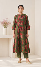 Mehndi Green Cotton Botanical and large Leaf Printed Kurti Set